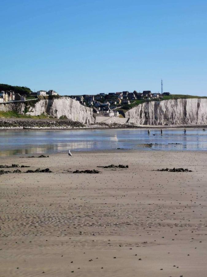 Charmant Appartement Vu Sur Mer Ault Exterior photo
